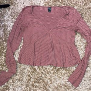 Super cute women’s Wild Fable ribbed long sleeve top!